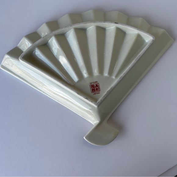 Vintage Satsuma Porcelain Fan Shaped Peacock Floral Trinket Dish Gold Trim Japan - Picture 6 of 9